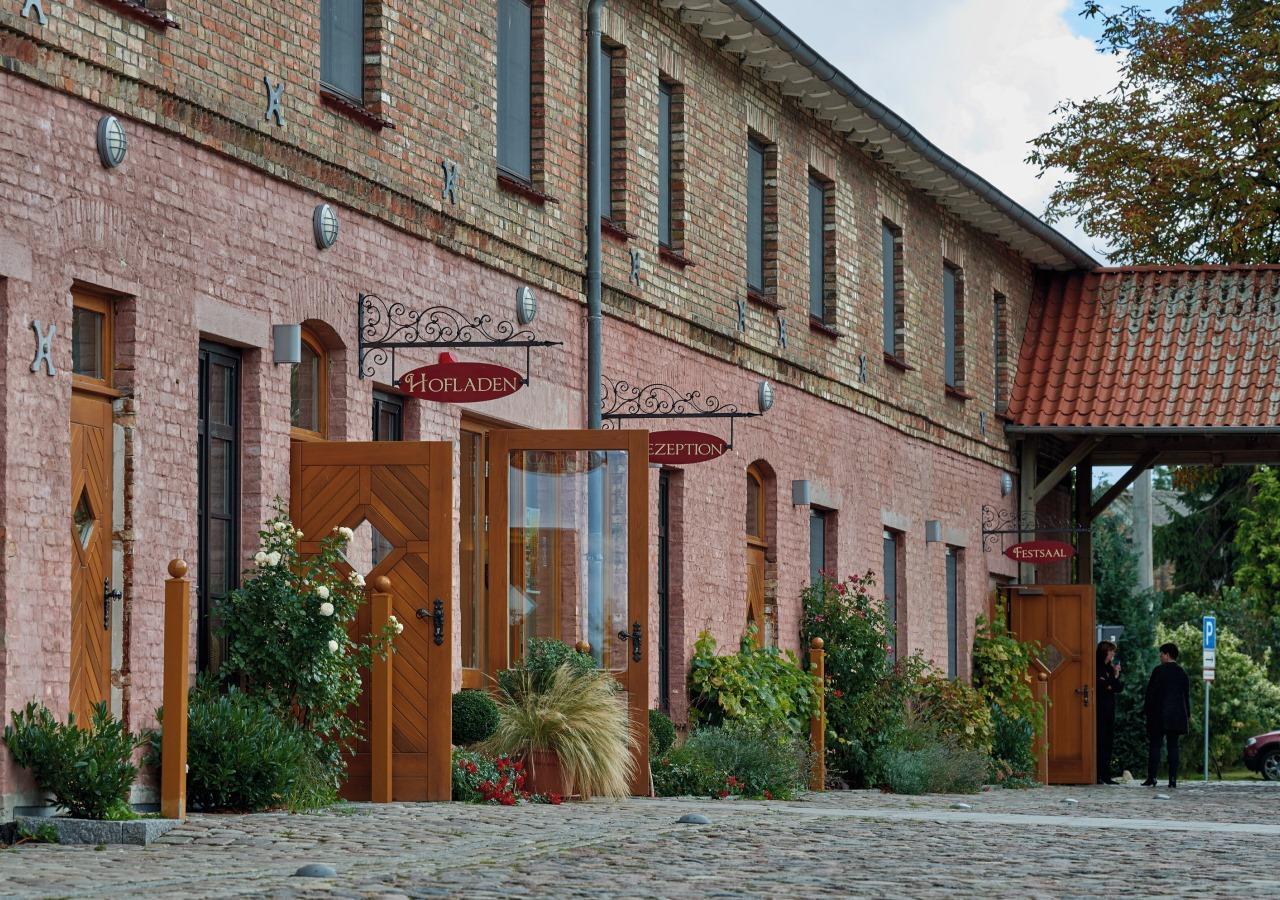 Hotel Und Restaurant Am Peenetal Liepen  エクステリア 写真