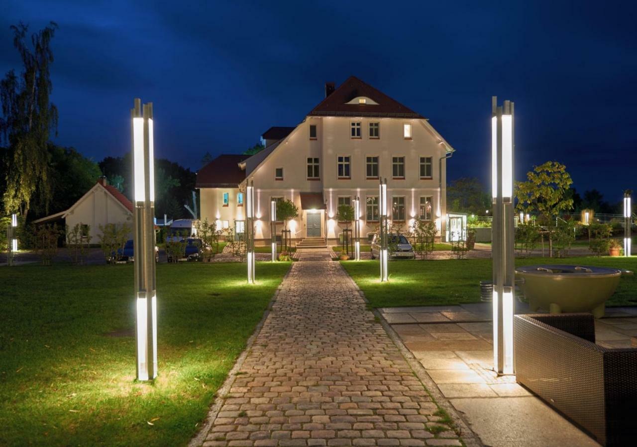 Hotel Und Restaurant Am Peenetal Liepen  エクステリア 写真